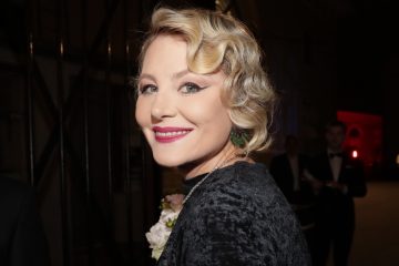 Рената Литвинова сняла фильм для Недели Haute Couture в Париже