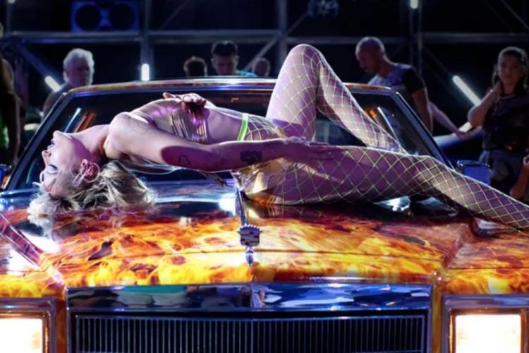 Канны-2021: Дикий «Титан» и скромный «Герой»