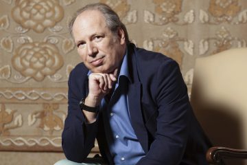 Композитор «Гладиатора» приобщился к российскому футболу