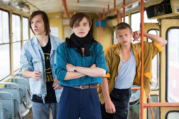 Модно, молодежно: 6 ярких образов из популярных подростковых сериалов