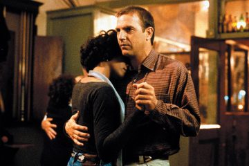 «Телохранитель» с Кевином Костнером получит ремейк