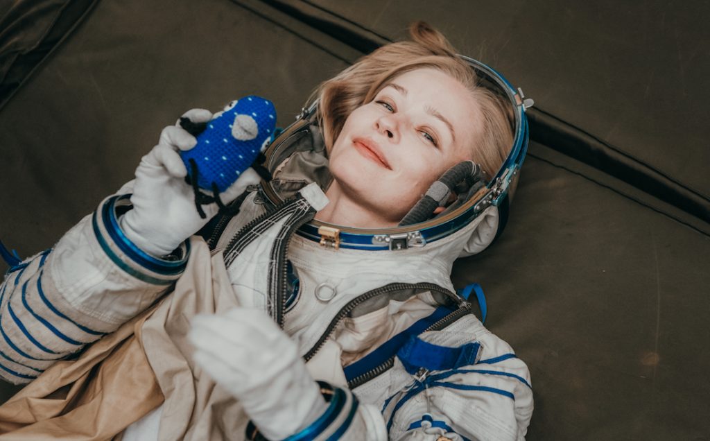 «Бояться уже поздно»: Юлия Пересильд готова к полету в космос