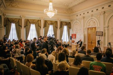 Никита Михалков дал первый мастер-класс новым студентам