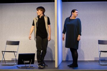 В «Сатириконе» покажут спектакль о далеких близких