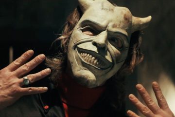 Призраки на проводе: Итан Хоук в хорроре «Черный телефон»