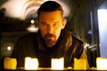 Итан Хоук сыграл близнецов в шпионском триллере