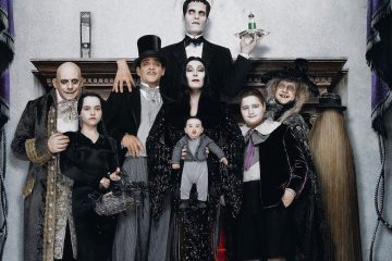 Семейка Аддамс: 10 портретов из фамильного альбома
