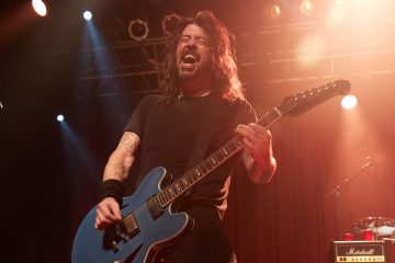 Во фронтмена группы Foo Fighters вселилось зло