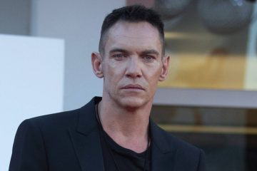 Куда пропал Джонатан Риз Майерс