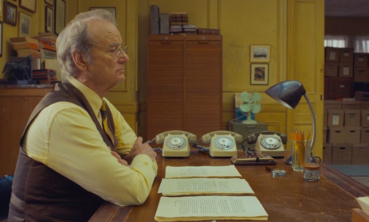 Киножурнал «Французский вестник» для чтения с широко открытыми глазами