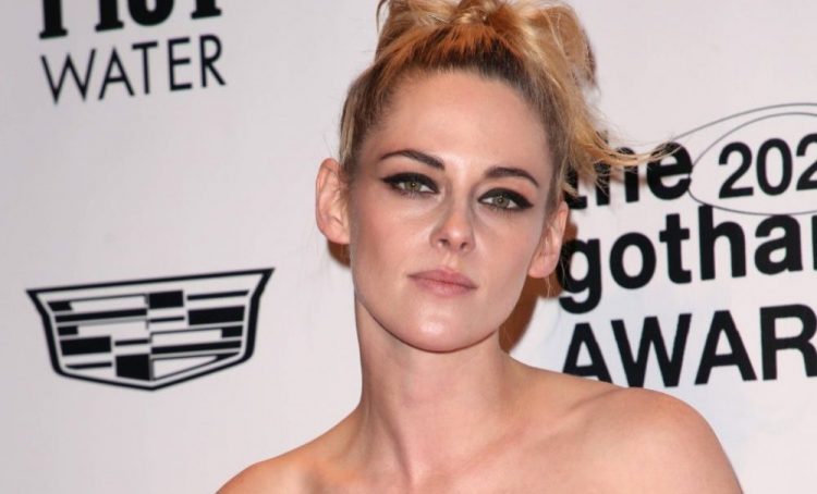 Авто по имени Бэт и любовь к гольфу: Неизвестные факты о Кристен Стюарт