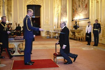 Звезда сериала про Эркюля Пуаро посвящен в рыцари