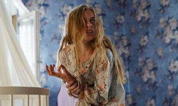 «Скрежет»: Финская девочка воспитывает птичью личность