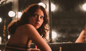 Ретро-порно-слэшер, Наоми Уоттс в горах и другие новинки онлайн