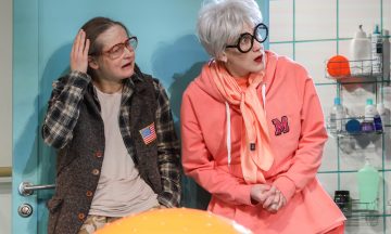 Забавы пожилых: Рецензия на спектакль «Схватка»