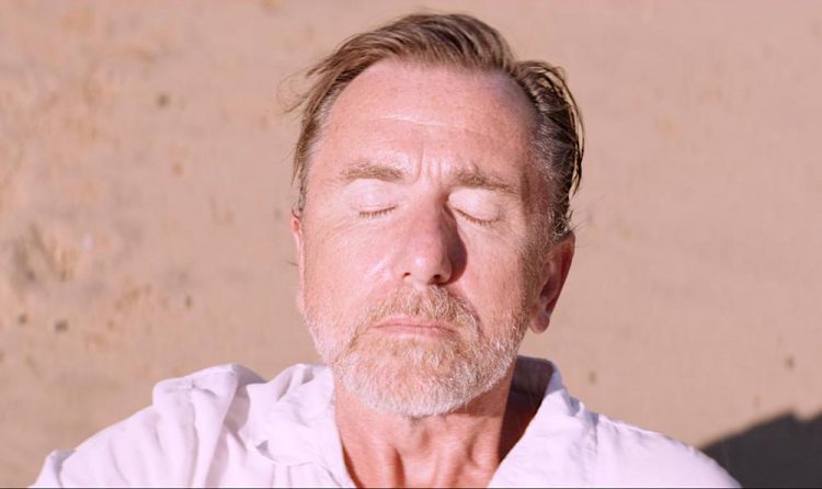 Тревожная драма «Закат» о мексиканских каникулах Тима Рота уже в сети