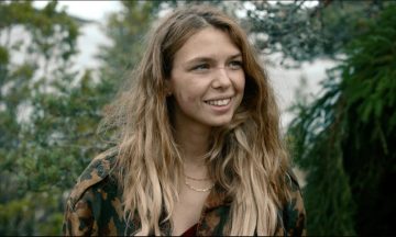 «Дикая»: Комедия о выживании фотомодели в тайге