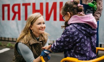 Юлия Пересильд и Марина Александрова на юбилее «Галчонка»
