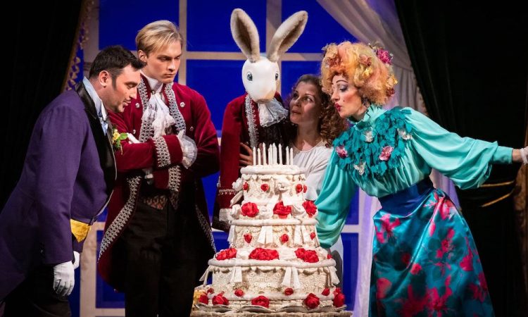 Зачем смотреть спектакль «Кролик Эдвард» вместе с детьми