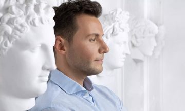 Режиссерский дебют Вячеслава Манучарова – в Театре Моссовета пройдет премьера «Неотправленных писем»