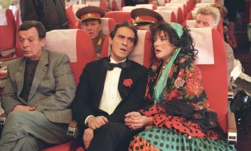 «Довести мечту до абсурда»: В широком прокате «Ширли-мырли» и «Покровские ворота»