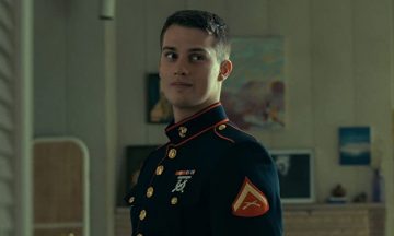 Энн Хэтэуэй решила завести молодого любовника