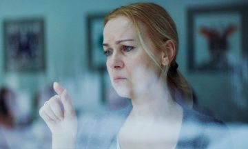 «Плакать нельзя»: Смешная страшилка о скандинавской ювенальной юстиции