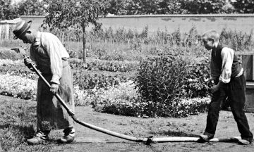 Первые во всем: Как братья Люмьер придумали хоррор, комедию и фантастику