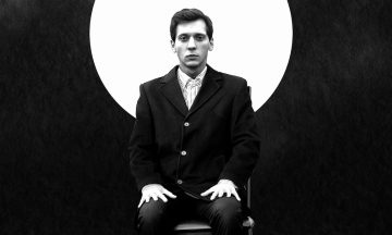 Черная комедия о жизни и смерти на сцене Театра Вахтангова