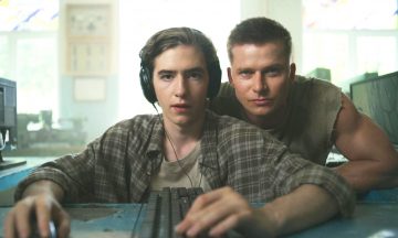 Интернет решает: Как подростки борются с проблемами онлайн в сериалах «Стрим» и «Хэдшот»