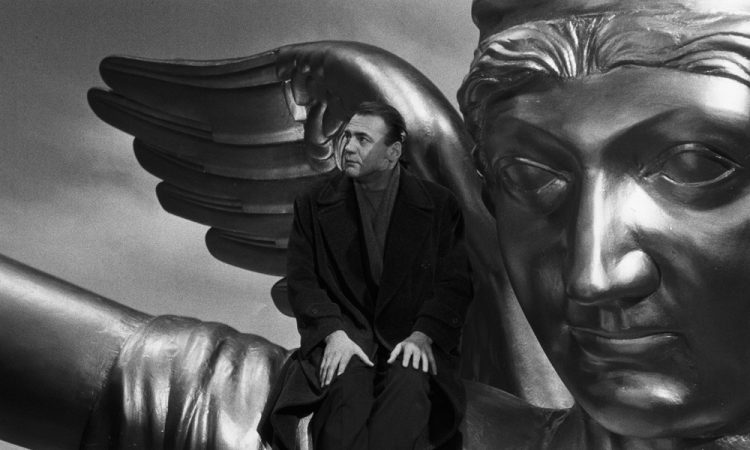 Повсюду бывшие ангелы: Почему «Небо над Берлином» стало культовым