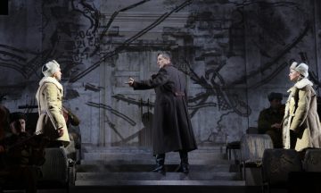 «Живые и мертвые» Полины Агуреевой: Как оставаться человеком в нечеловеческое время