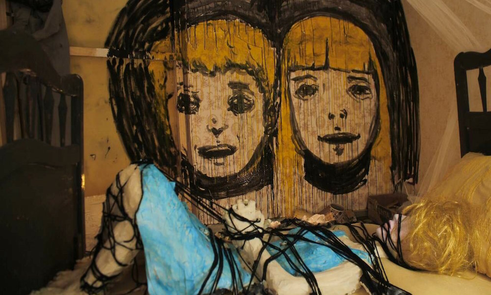 Кадр из фильма «Дом волка»