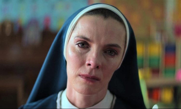 Чат-бог с тобой! Что нужно знать о сериале «Миссис Дэвис», в котором монахиня борется против ИИ