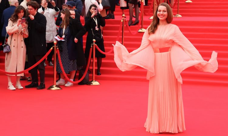 Самые яркие образы красной дорожки 45-го ММКФ