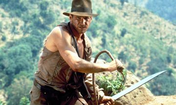 В каком порядке смотреть все части франшизы «Индиана Джонс»