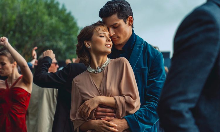 Сериал «Жить жизнь»: Любовь Аксенова раскрывает заговор пикаперов