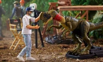 Коллекционную фигурку Спилберга выпустят к юбилею «Парка Юрского периода»