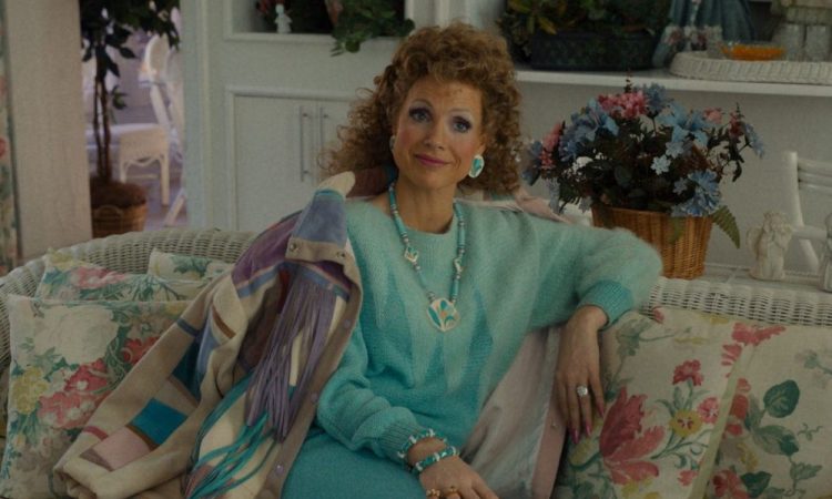 Чужое лицо: Невероятные трансформации звезд кино