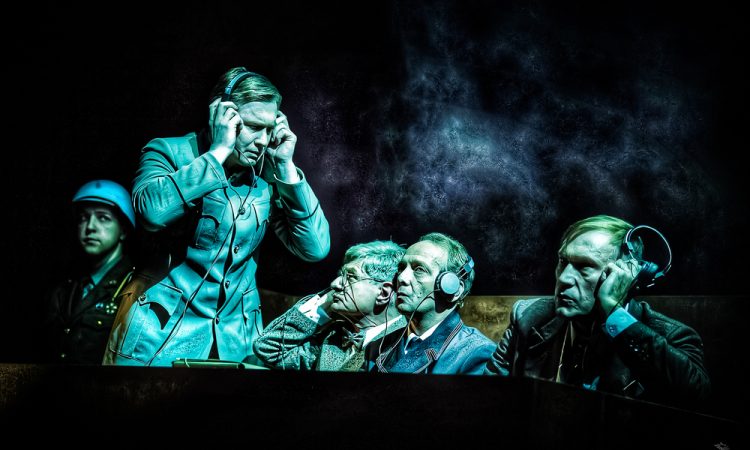 «Цветы нам не нужны»: Эффектная психологическая драма по мотивам Нюрнберга