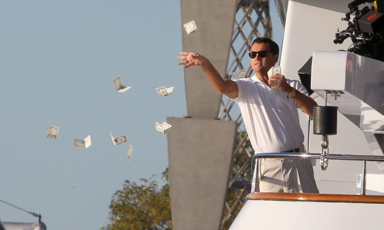 Сколько денег у Бэтмена, Скруджа МакДака и Смауга?