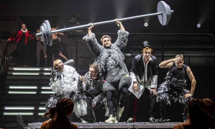 «Бременские музыканты» запели в Театре имени Моссовета