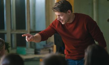 Сериал «Крутая перемена»: Никита Ефремов снова едет в провинцию читать книги