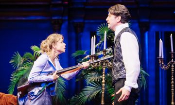 Огни рампы ждут: Театральные премьеры октября