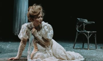 Дом, которого нет: «Последнее лето» на сцене Театра наций