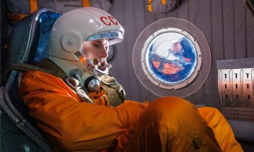 «Человек ниоткуда» никуда и низачем