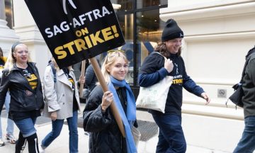 Гильдия актеров США объявила об окончании забастовки