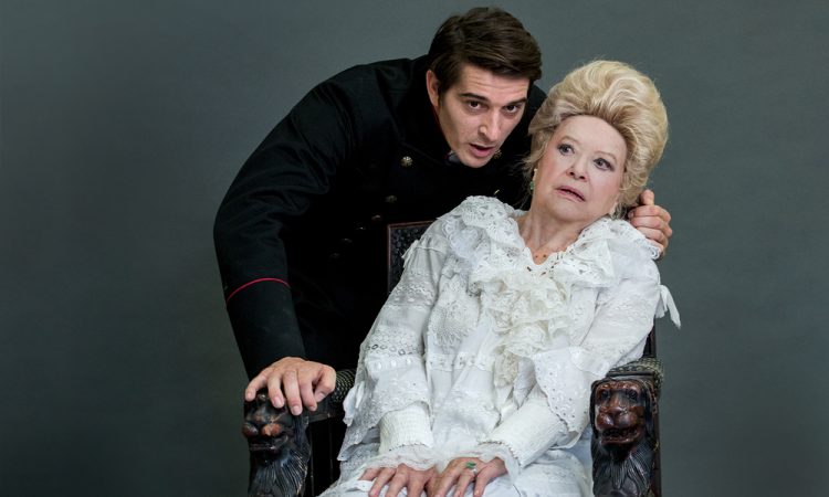 Валентина Талызина и Станислав Бондаренко разыграли «Пиковую даму»