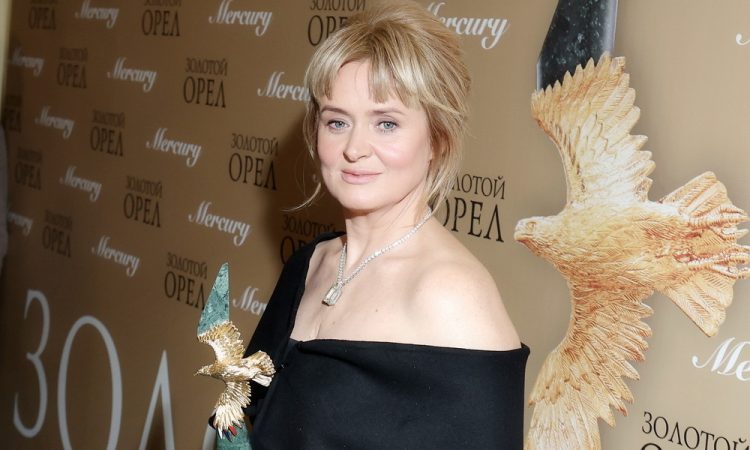 «Золотой орел – 2024»: Лучшие образы красной дорожки