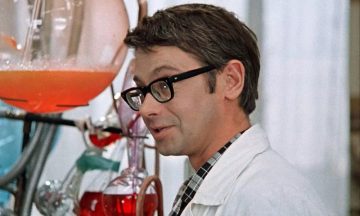 Триумф незаурядных умов: Как инженеры, хирурги и лингвисты меняют мир в кино